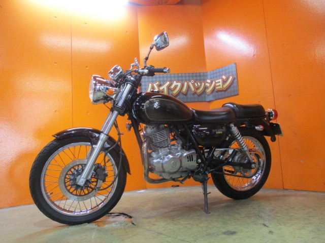 最長２４か月保証付き！このレトロスタイリングで人気のＳＴ２５０も今や希少車！特に後期のＦｉモデルは！
